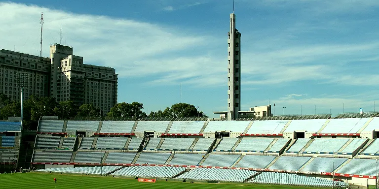 世界杯揭幕战开球前球场全景(主办方的首战多了一个变量)